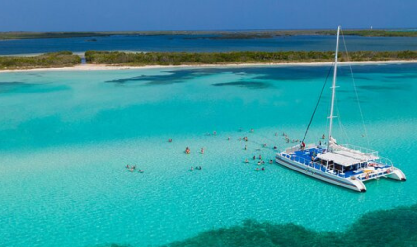 Cozumel Cielo Catamarán + Club de Playa